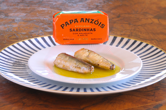 Papa Anzóis sardines plated in olive oil, ready to serve on bread.